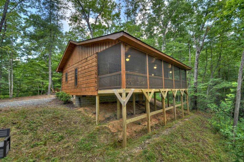 105 Jason Martin Circle Blue Ridge, GA 30513 - Photo 2 of 22 Gallery Image 2