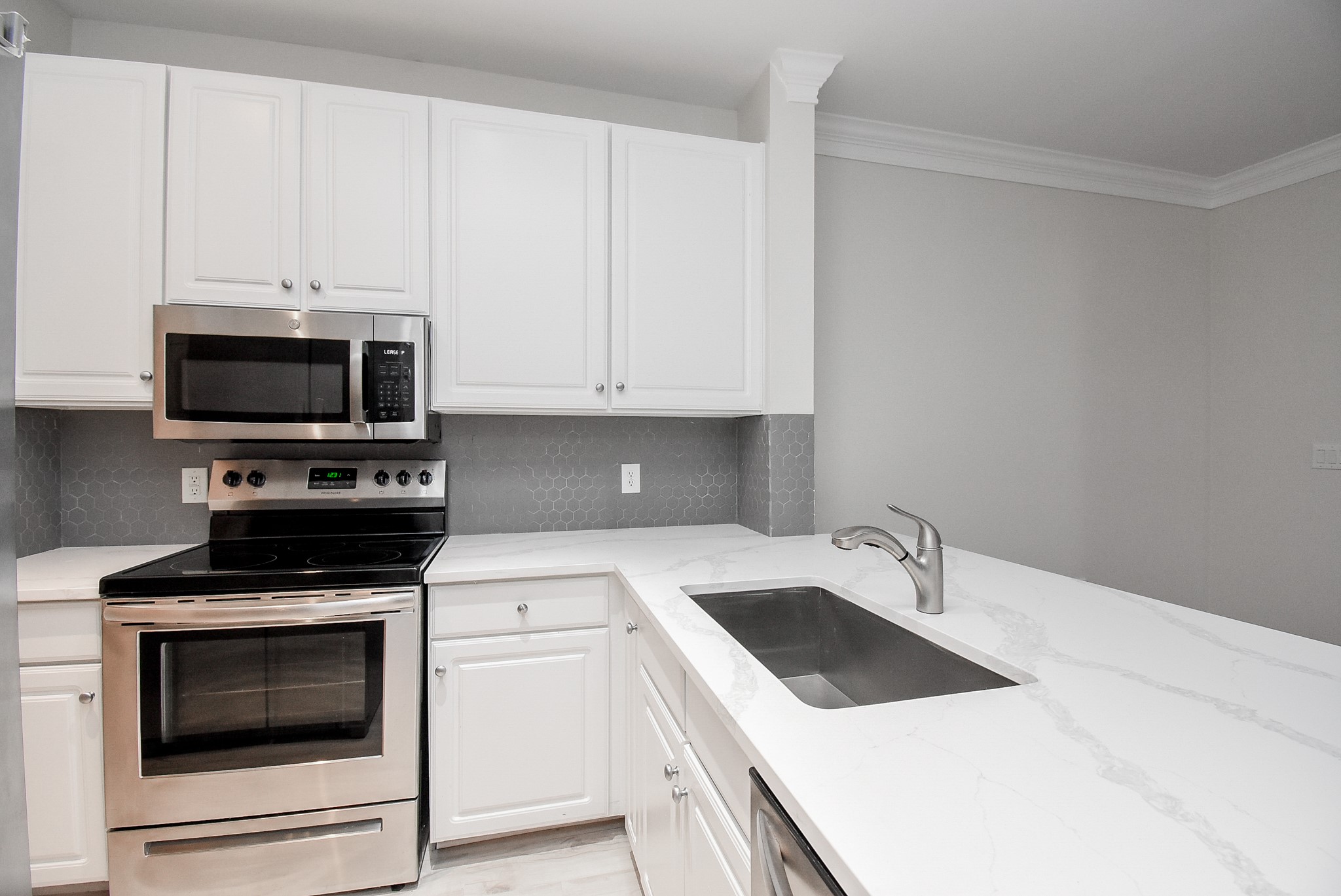 2400 McCue Road, Unit 357 Houston, TX 77056 - Photo 11 of 35