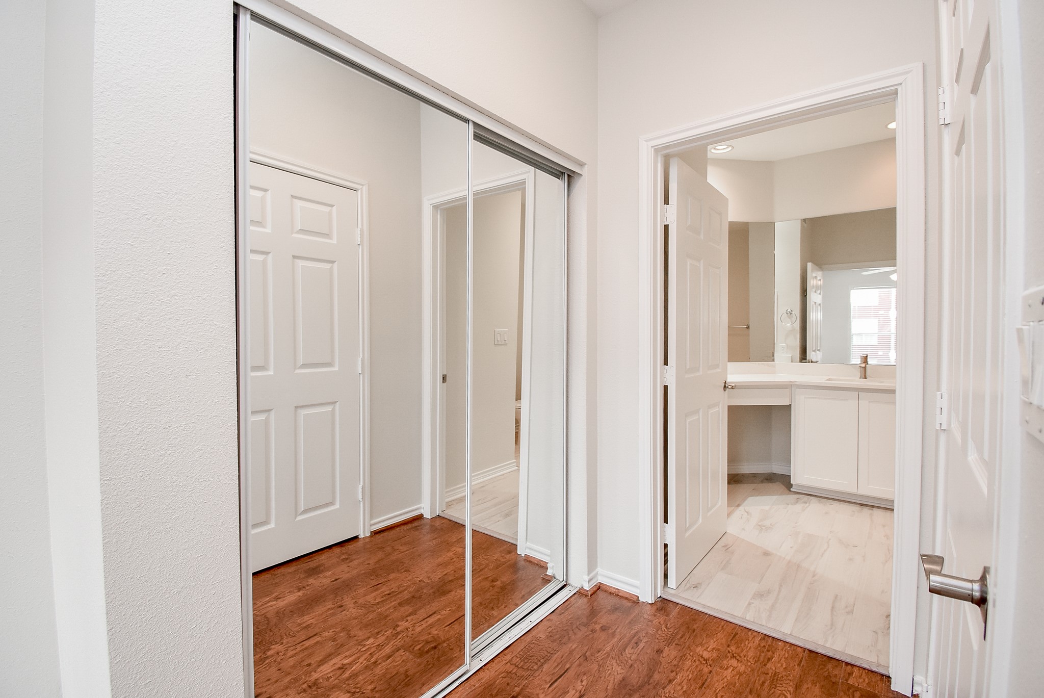 2400 McCue Road, Unit 357 Houston, TX 77056 - Photo 12 of 35