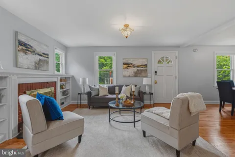 $1,095,000 | 625 South Quincy Street, Arlington, VA 22204