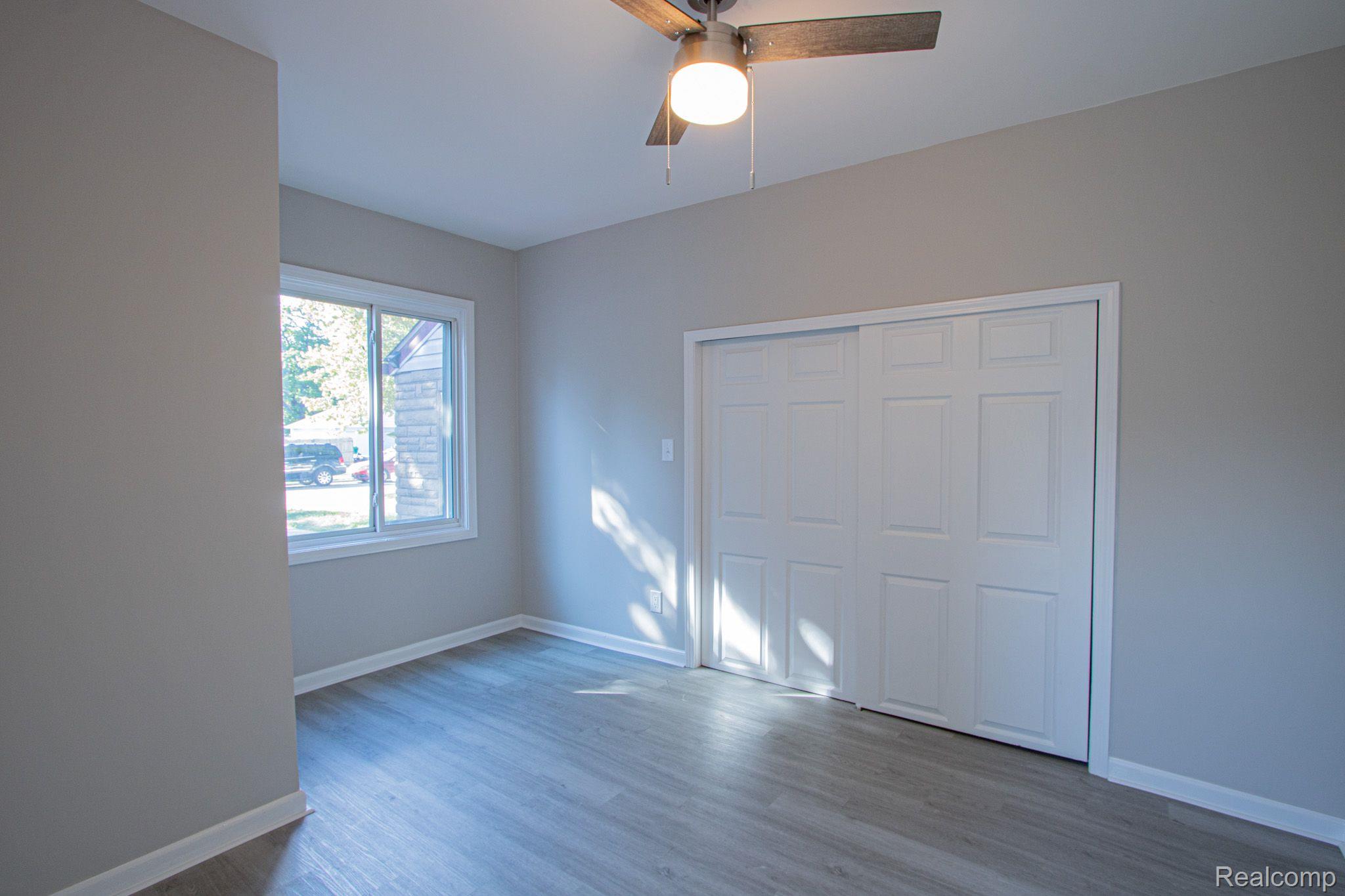 22776 Cushing Avenue Eastpointe, MI 48021 - Photo 6 of 22 Gallery Image 6