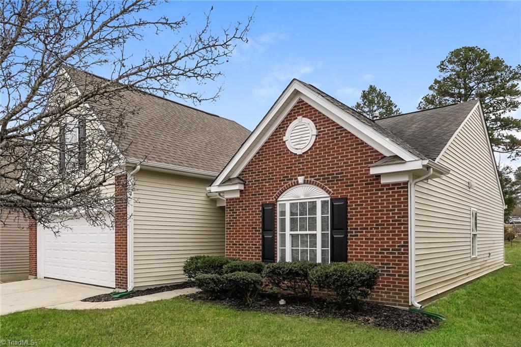 1137 Hawick Drive High Point, NC 27262 - Photo 4 of 17