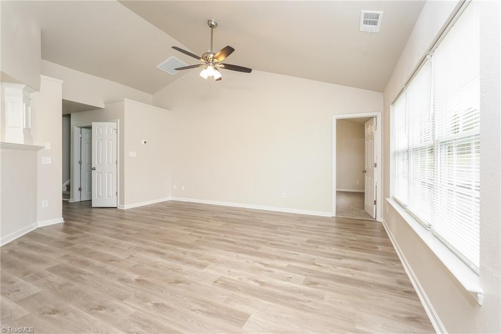 1137 Hawick Drive High Point, NC 27262 - Photo 5 of 17