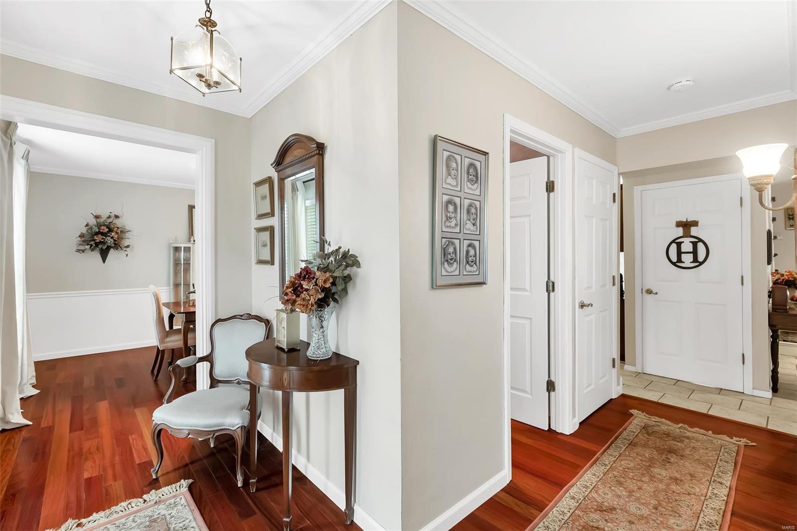 831 Bergquist Drive Ballwin, MO 63011 - Photo 8 of 45