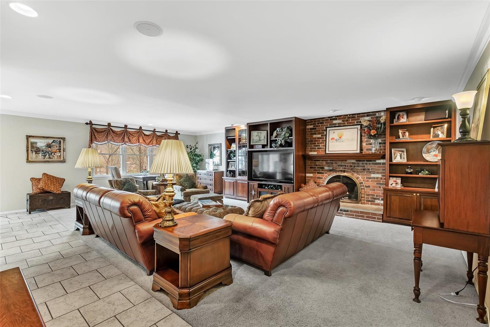 831 Bergquist Drive Ballwin, MO 63011 - Photo 10 of 45