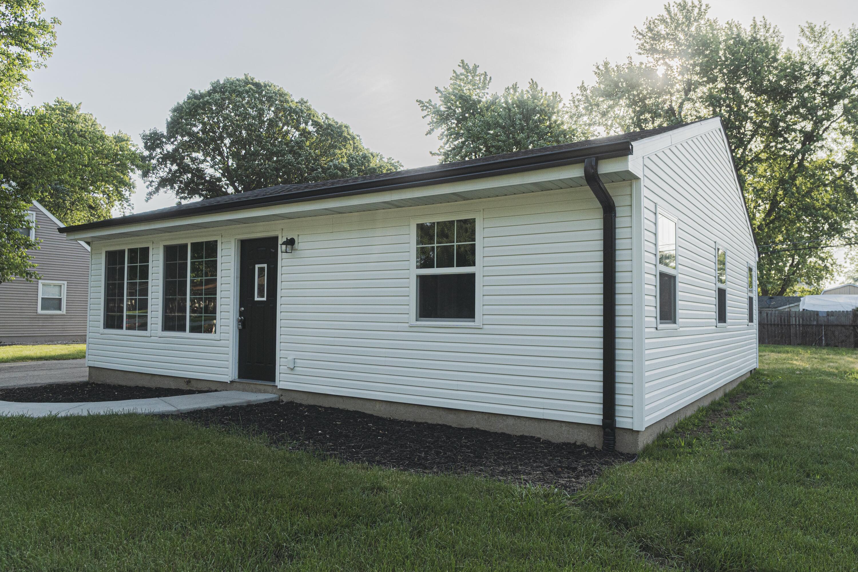 719 Imperial Road Valparaiso, IN 46385 - Photo 1 of 12 a view of a house with a yard