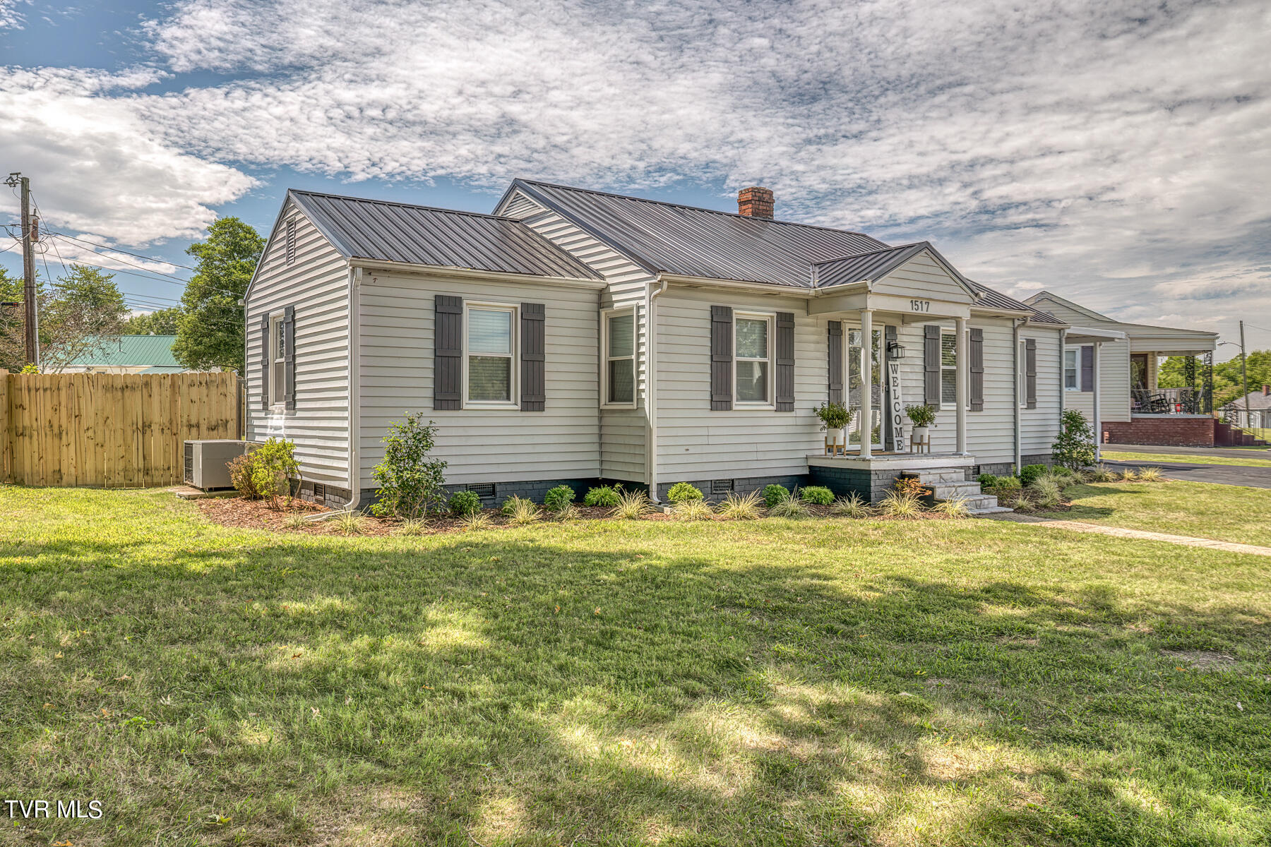 1517 Kings Road Kingsport, TN 37664 - Photo 3 of 34 1517 Kings Rd-2