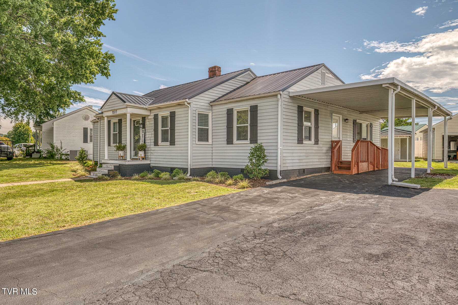 1517 Kings Road Kingsport, TN 37664 - Photo 4 of 34 1517 Kings Rd-3