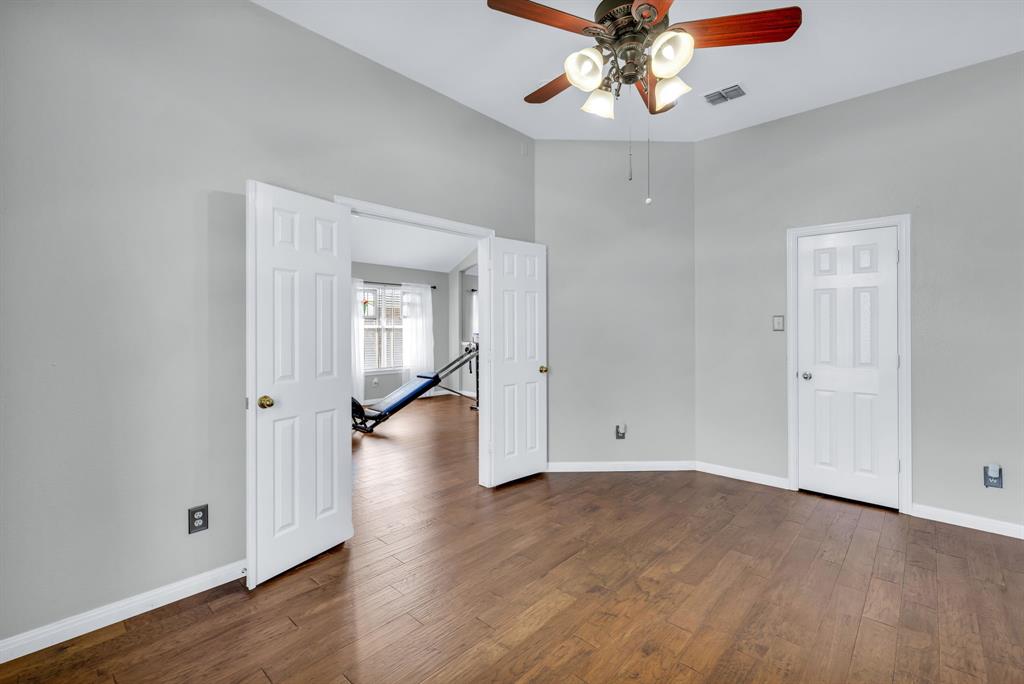 1065 Springhill Drive Saginaw, TX 76179 - Photo 10 of 40