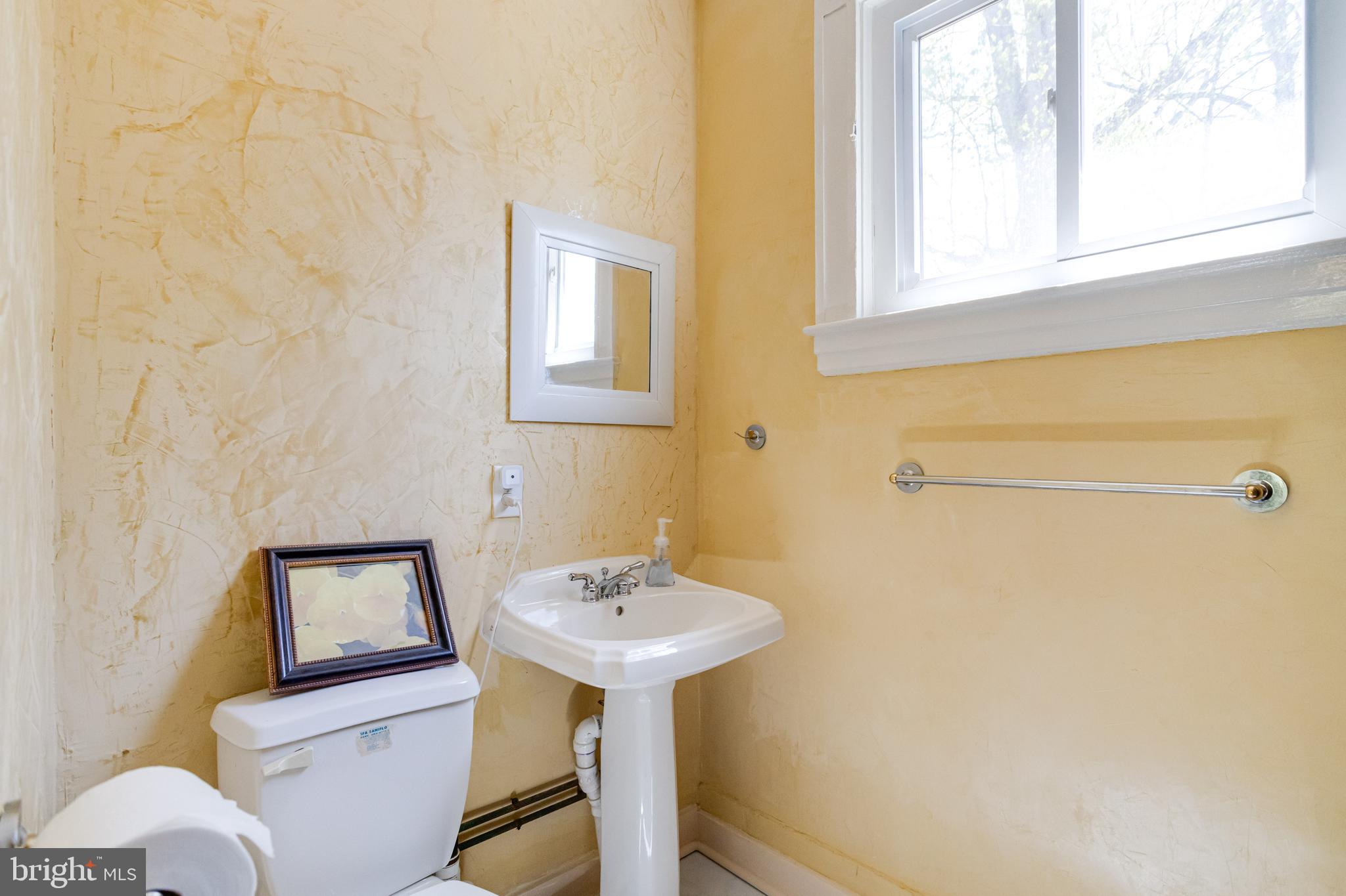 2213 Chilham Road Baltimore, MD 21209 - Photo 17 of 43