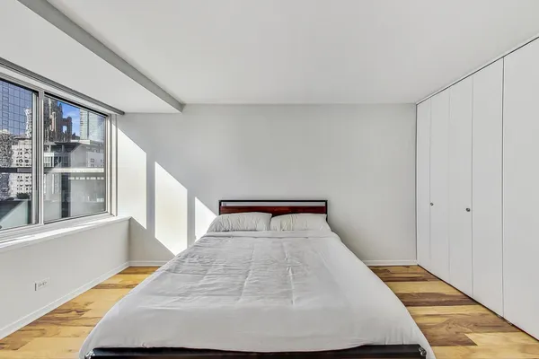 $239,000 | 211 East Ohio Street, Unit 2817, Chicago, IL 60611