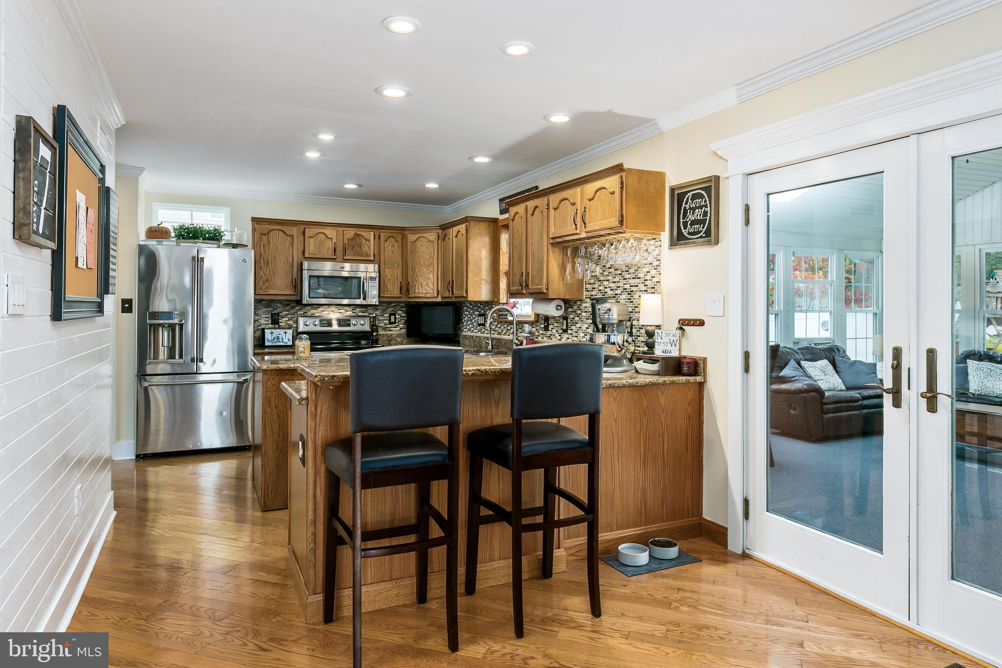 2163 Cooper Road Atco, NJ 08004 - Photo 5 of 33 Kitchen Seating Area