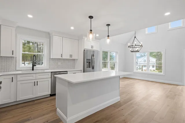 $795,000 | 6 Melinas Way, Thornton, NH 03285