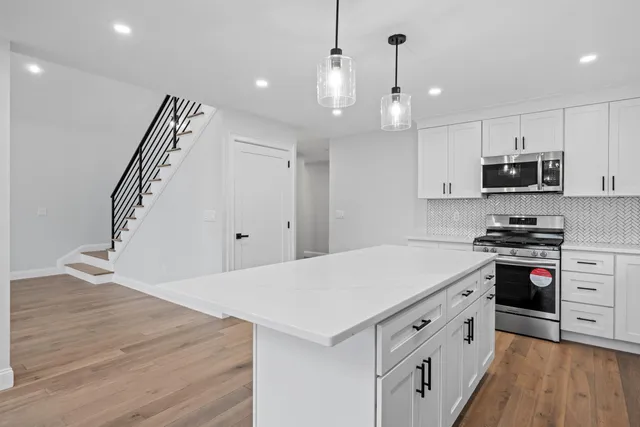 $795,000 | 6 Melinas Way, Thornton, NH 03285