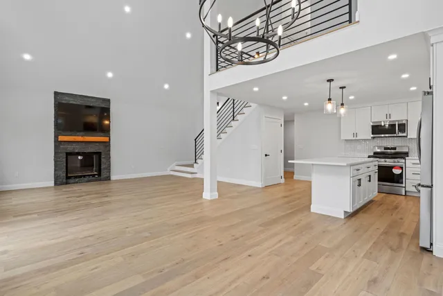 $795,000 | 6 Melinas Way, Thornton, NH 03285