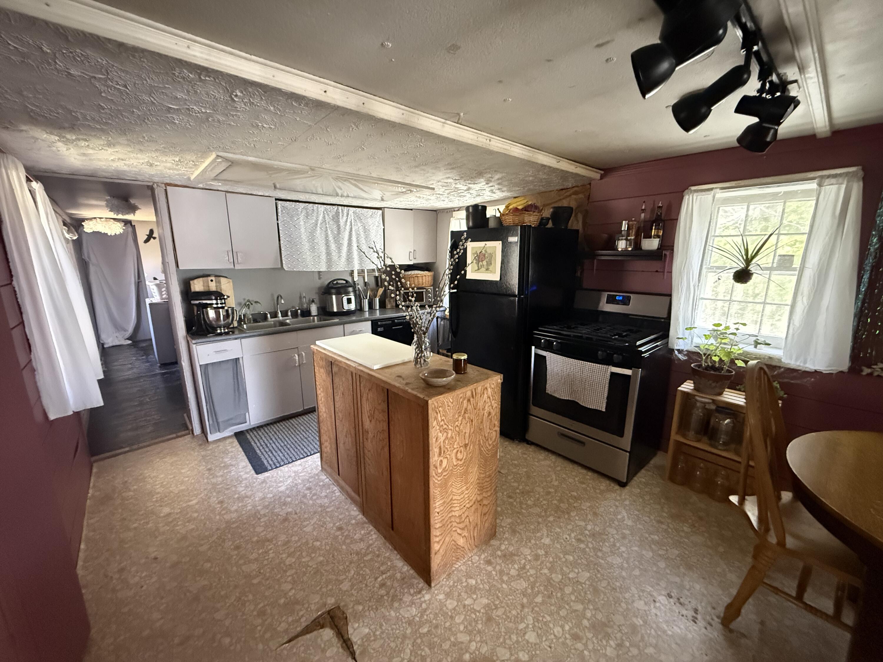 21 Curtis Road Freeport, ME 04032 - Photo 5 of 18