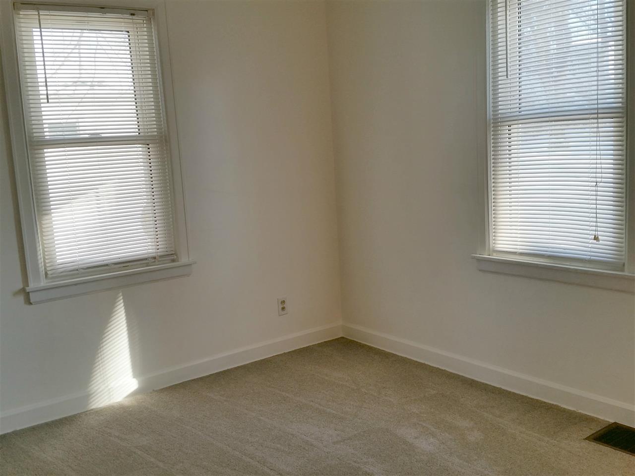 2010 Nebraska Road Rockford, IL 61108 - Photo 11 of 23 Gallery Image 11