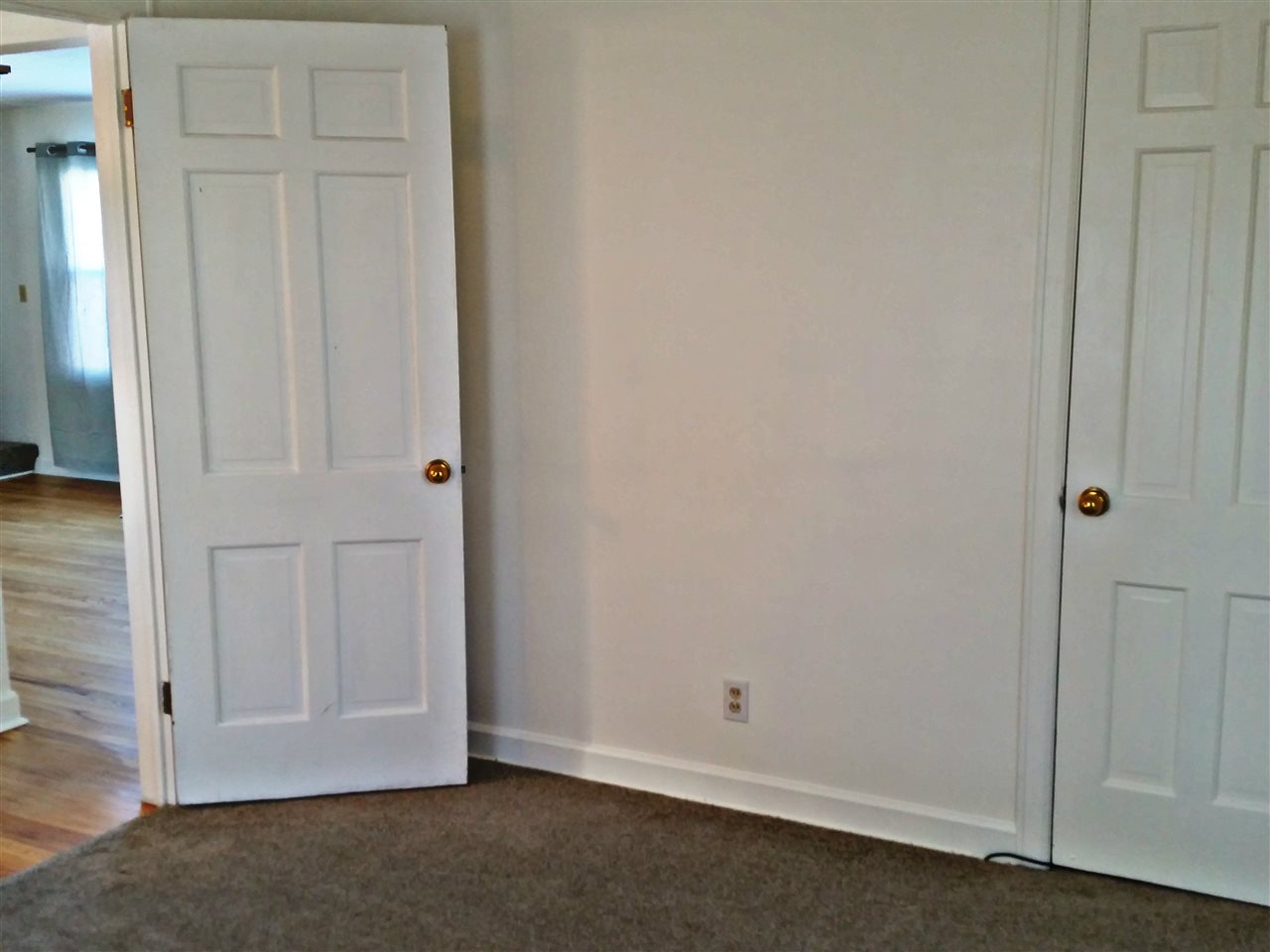 2010 Nebraska Road Rockford, IL 61108 - Photo 12 of 23 Gallery Image 12
