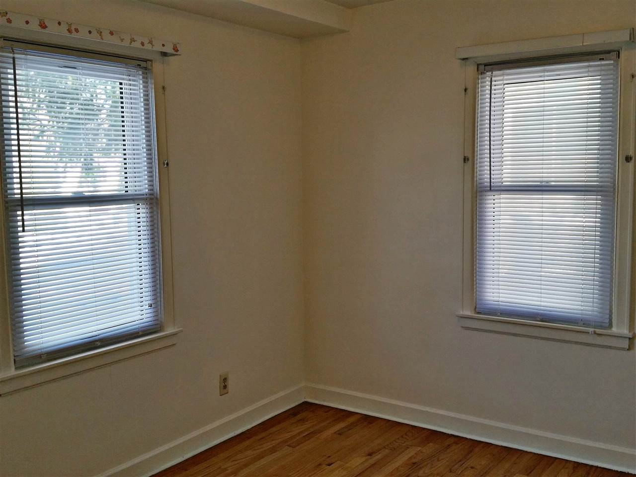 2010 Nebraska Road Rockford, IL 61108 - Photo 9 of 23 Gallery Image 9