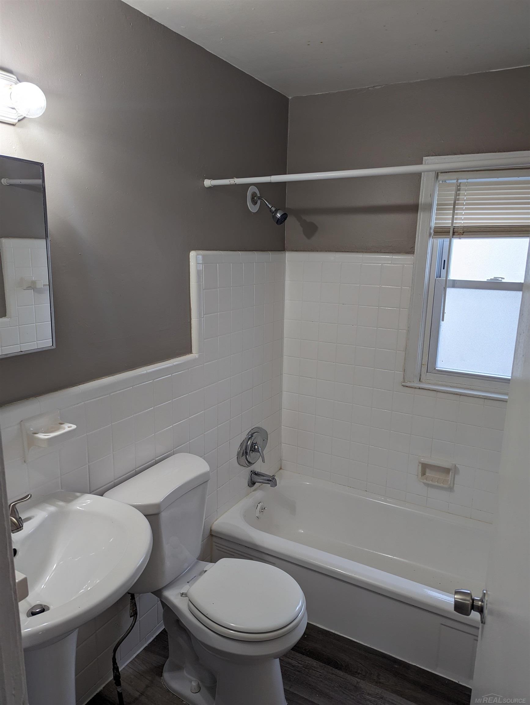 17520 Toepfer Drive Eastpointe, MI 48021 - Photo 7 of 8