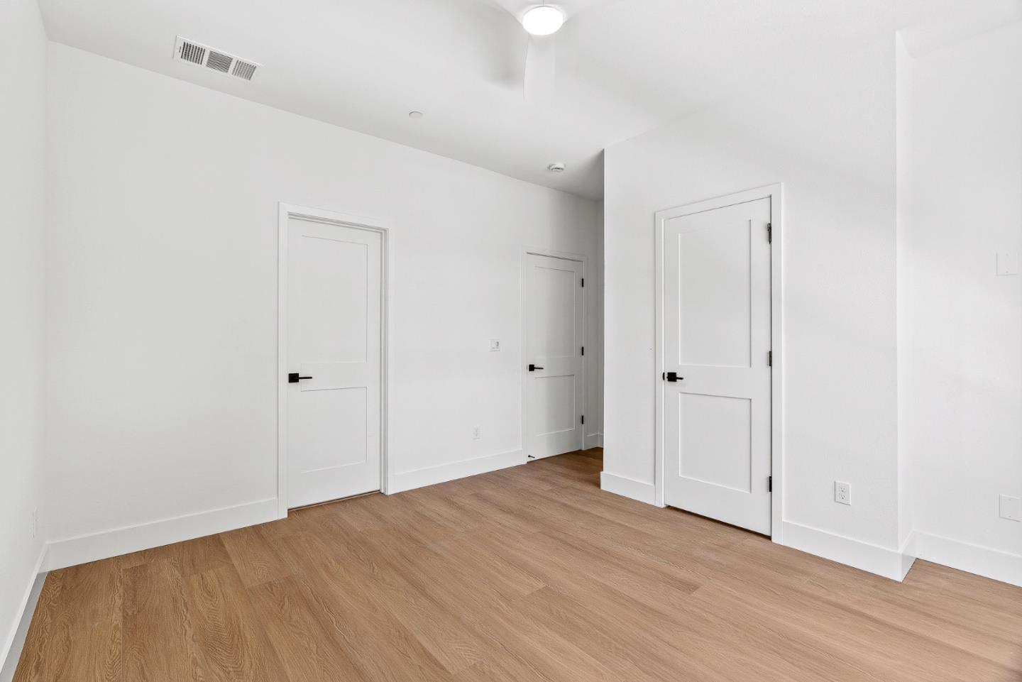 947 Woodside Road Redwood City, CA 94061 - Photo 14 of 51 a view of an empty room