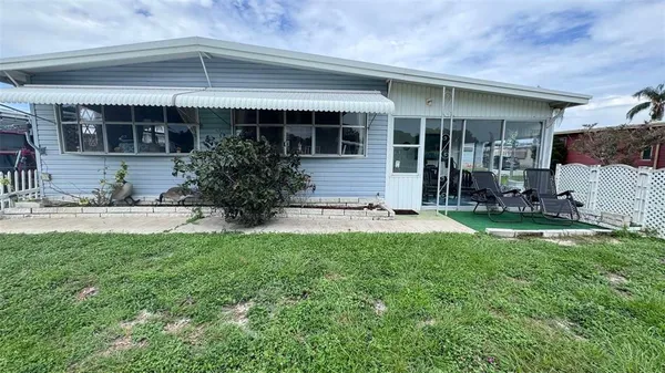 $1,750 | 2505 East Bay Drive, Unit 54, Largo, FL 33771