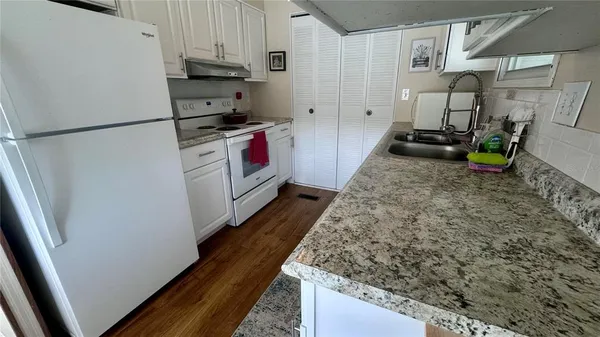 $1,750 | 2505 East Bay Drive, Unit 54, Largo, FL 33771