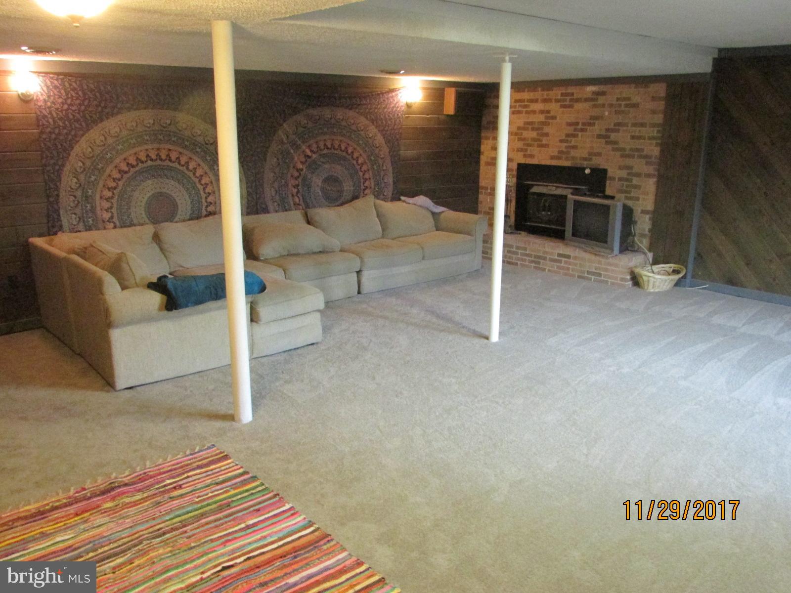 7828 Signal Hill Road Manassas, VA 20111 - Photo 24 of 27 Living Room