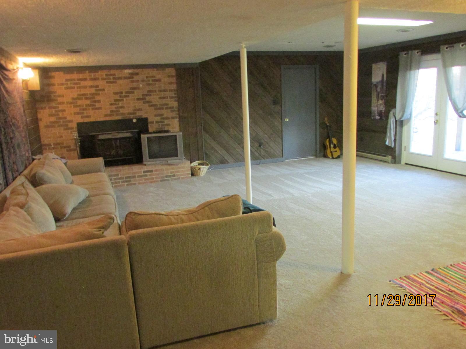 7828 Signal Hill Road Manassas, VA 20111 - Photo 25 of 27 Living Room