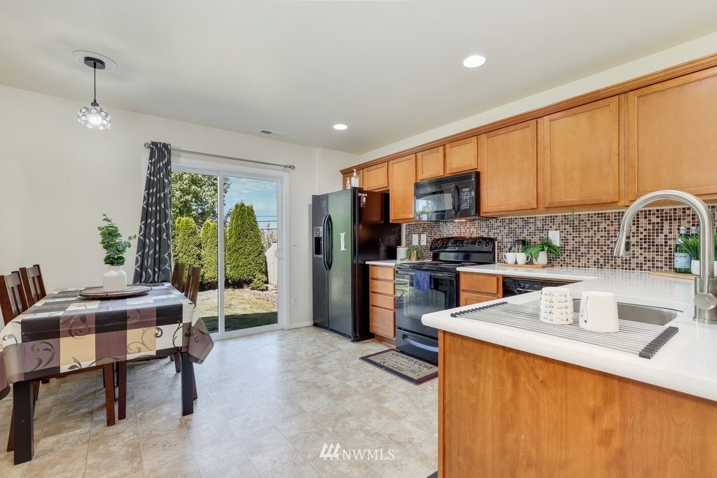 16606 42nd Avenue Southeast Bothell, WA 98012 - Photo 11 of 26