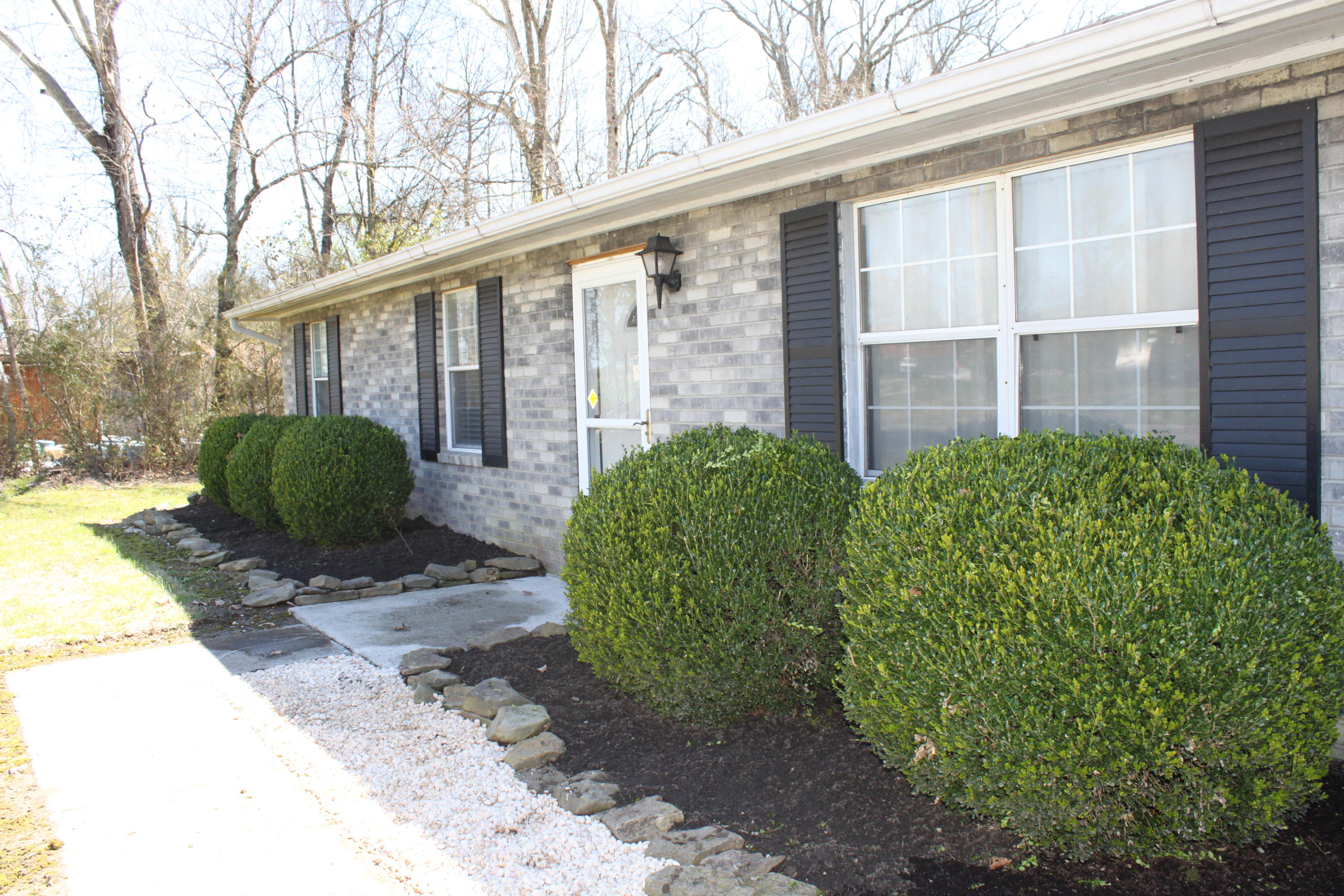 407 Edgemoor Road Powell, TN 37849 - Photo 2 of 16 IMG_0714