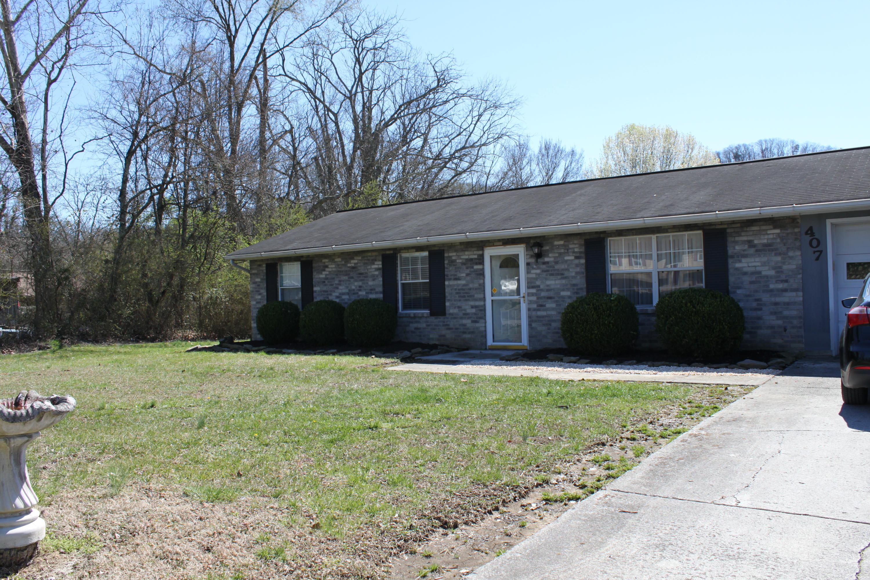 407 Edgemoor Road Powell, TN 37849 - Photo 3 of 16 IMG_0711