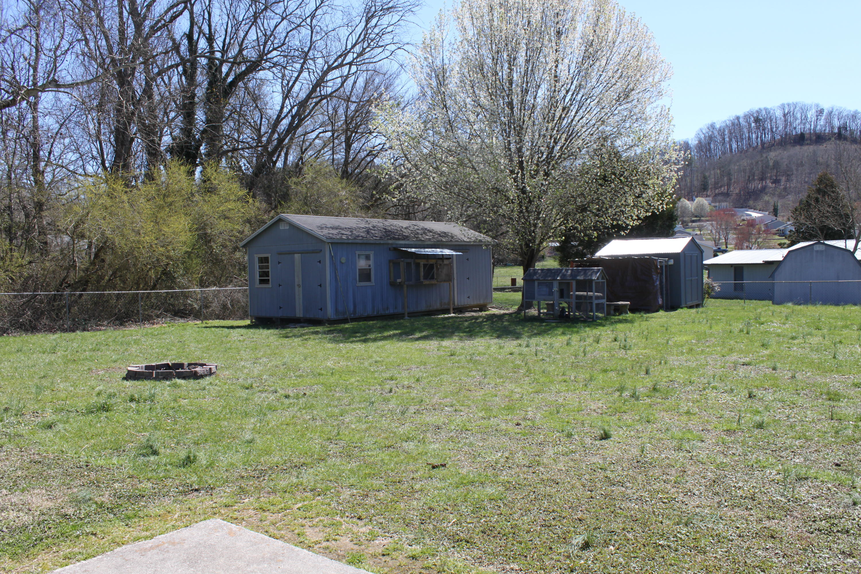407 Edgemoor Road Powell, TN 37849 - Photo 7 of 16 IMG_0697