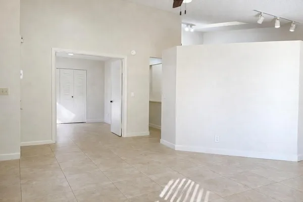 $2,250 | 1948 Discovery Circle East, Unit 1948, Deerfield Beach, FL 33442