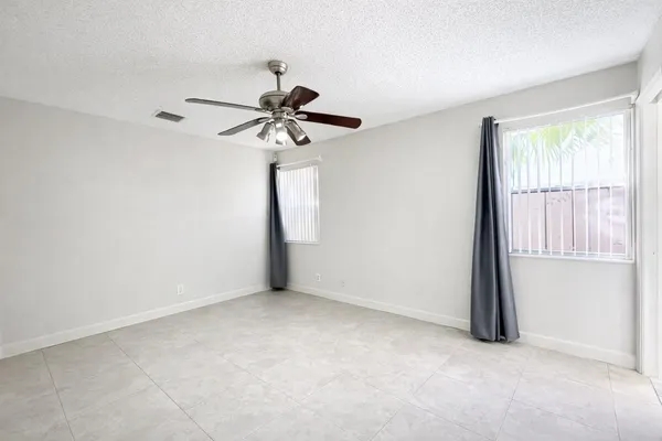 $2,250 | 1948 Discovery Circle East, Unit 1948, Deerfield Beach, FL 33442