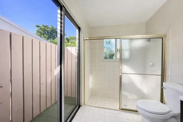 $2,250 | 1948 Discovery Circle East, Unit 1948, Deerfield Beach, FL 33442