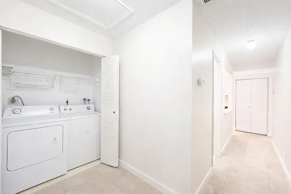 $2,250 | 1948 Discovery Circle East, Unit 1948, Deerfield Beach, FL 33442