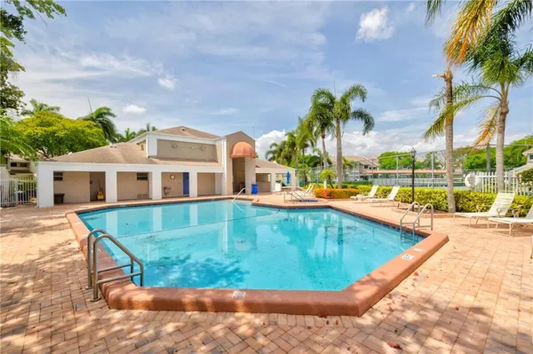 $2,250 | 1948 Discovery Circle East, Unit 1948, Deerfield Beach, FL 33442