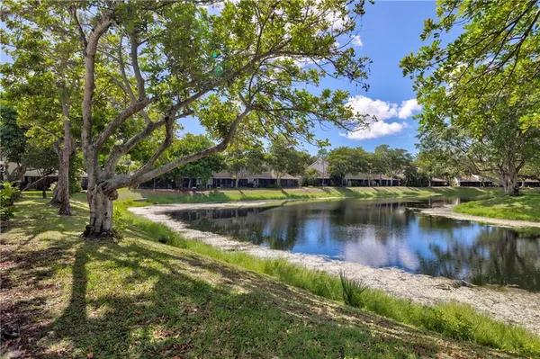 $2,250 | 1948 Discovery Circle East, Unit 1948, Deerfield Beach, FL 33442