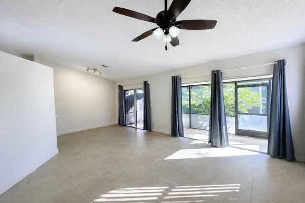 $2,250 | 1948 Discovery Circle East, Unit 1948, Deerfield Beach, FL 33442