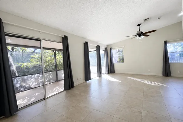 $2,250 | 1948 Discovery Circle East, Unit 1948, Deerfield Beach, FL 33442