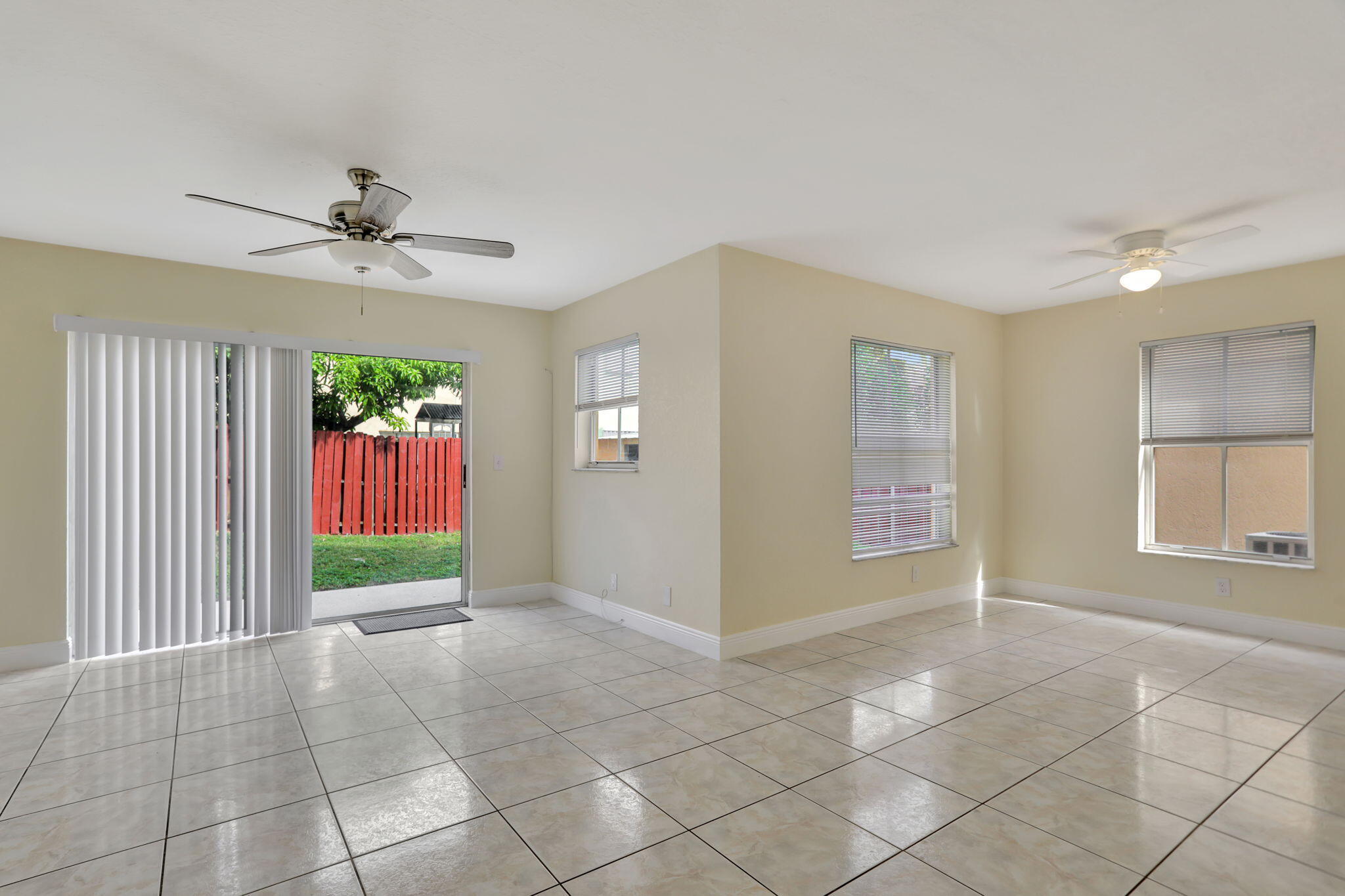 6185 Mohawk Terrace Margate, FL 33063 - Photo 4 of 26 Mohawk Living /Dining Room