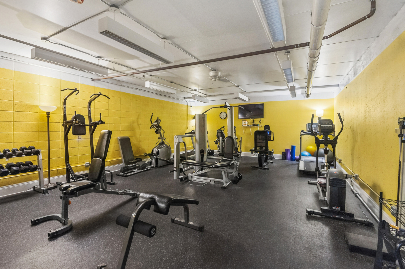 1625 Sheridan Road, Unit 204 Wilmette, IL 60091 - Photo 14 of 16 a view of a room with gym equipment