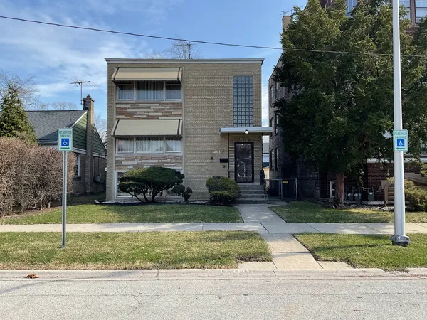 $227,900 | 13839 South State Street, Riverdale, IL 60827