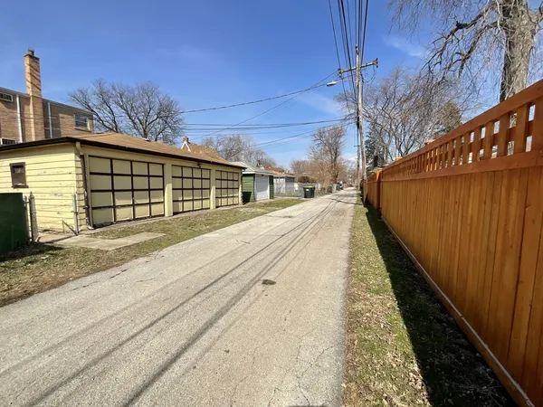 $227,900 | 13839 South State Street, Riverdale, IL 60827