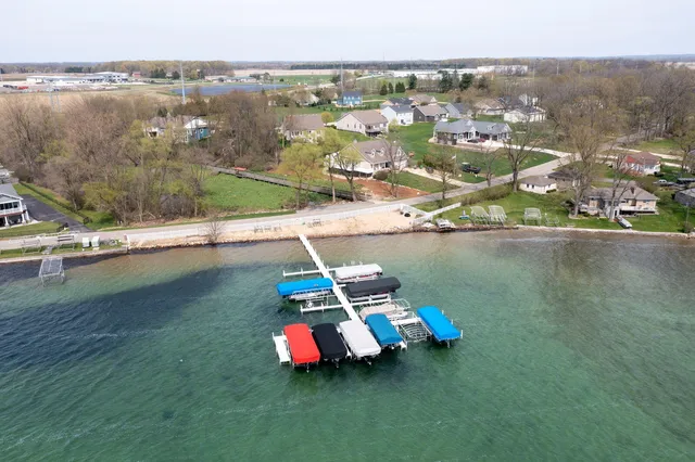 $44,000 | 1244 Diamond Harbor Court, Unit 14, Cassopolis, MI 49031