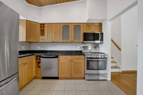 $565,000 | 9138 4 Winds Way, Skokie, IL 60076