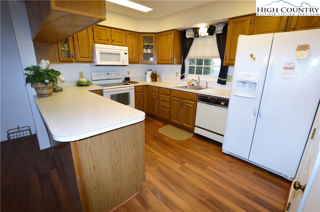 448 St Andrews Road Beech Mountain, NC 28604 - Photo 5 of 23 Gallery Image 5