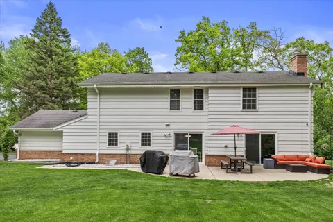 $575,000 | N10-w27274 Rolling Ridge Drive, Waukesha, WI 53188