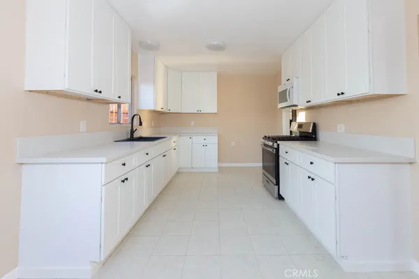 $2,250 | 3711 West 110th Street, Unit 2, Inglewood, CA 90303